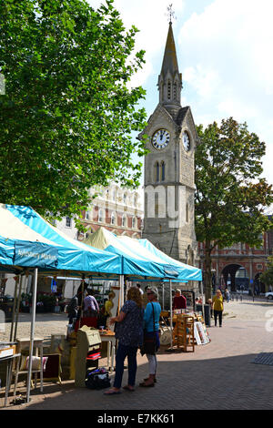 Outdoor market, Market Square, Aylesbury, Buckinghamshire, England, United Kingdom Stock Photo