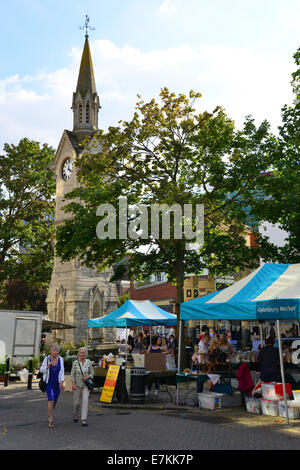 Outdoor market, Market Square, Aylesbury, Buckinghamshire, England, United Kingdom Stock Photo