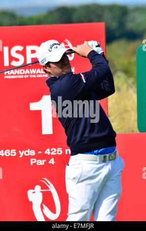 Newport, Wales, UK. 21st Sept 2014. Marc Warren from Scotland tees off on the 1st at the final day ot the Wales Open. Robert Timoney/AlamyLivenews. Stock Photo