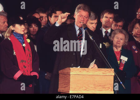 Albuquerque, New Mexico, USA. 8th Mar, 2014. Democratic presidential hopeful Bill Clinton speaks to the crowd during the 1992 Presidential Campaign in Albuquerque, N.M. on Nov. 3, 1992. Clinton went on to defeat George HW Bush for the presidency. Clinton's wife Hillary Clinton is to his left.ZUMA PRESS/Scott A. Miller © Scott A. Miller/ZUMA Wire/ZUMAPRESS.com/Alamy Live News Stock Photo