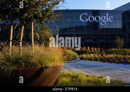 The Googleplex campus at the worldwide headquarters in Silicon Valley, Mountain View CA Stock Photo