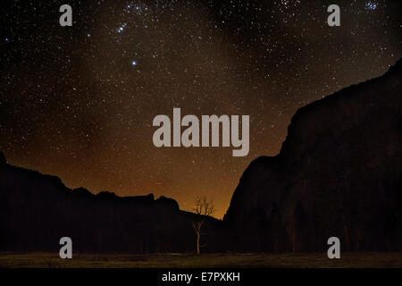 CA02283-00...CALIFORNIA - Night stars over Yosemite Valley shortly before the moon rises in Yosemite National Park. Stock Photo