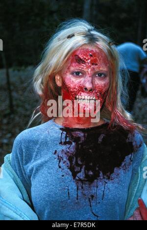 Cabin Fever Year : 2002 USA Director : Eli Roth Jordan Ladd shooting picture Stock Photo