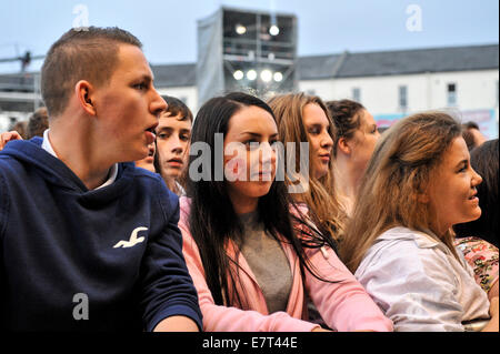 Young teenager fans attending the MTV Crashes festival, Ebrington Square, Derry, Londonderry, Northern Ireland Stock Photo