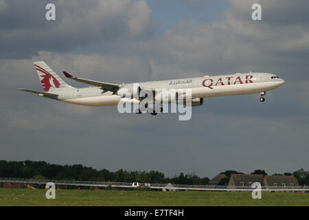 QATAR AIRWAYS AIRBUS A340 Stock Photo