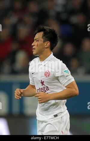 Frankfurt Main, Germany. 23rd Sep, 2014. Mainz's Shinji Okazaki bleeds after a collision during the Bundesliga soccer match between Eintracht Frankfurt and 1. FSV Mainz 05 at Commerzbank Arena in Frankfurt Main, Germany, 23 September 2014. Photo: Fredrik von Erichsen/dpa/Alamy Live News Stock Photo