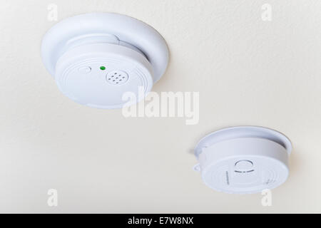 A ceiling mounted fire alarm and smoke detector Stock Photo - Alamy