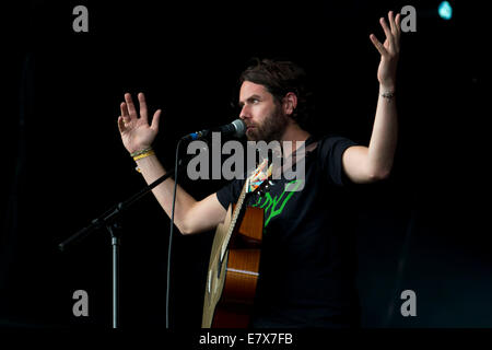 Mike Lindsay of Tunng performs during the Green Man festival at Glanusk Park. Stock Photo