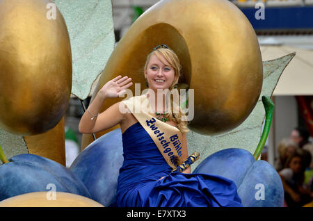 The Plums Queen Alina I. takes part in the parade of the Zwetschgenfest, plums festival, Bühl, Baden, Baden-Württemberg Stock Photo
