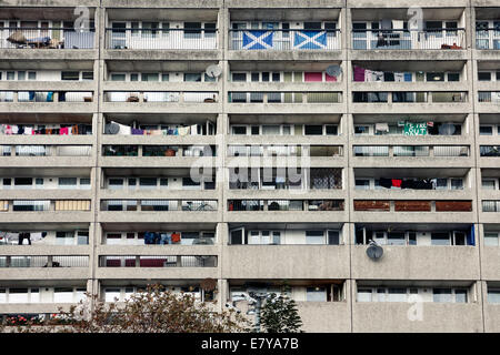 Tenement apartment block in Leith, Edinburgh Stock Photo