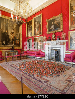 Woodstock, Oxfordshire, UK, Friday 26th September 2014 Preview of Ai Weiwei at Blenheim Palace, Blenheim Art Foundation's inaugural exhibition, opening to the public on 1st October 2014 He Xie porcelain crabs in Red Drawing Room © Nikreates/Alamy Stock Photo