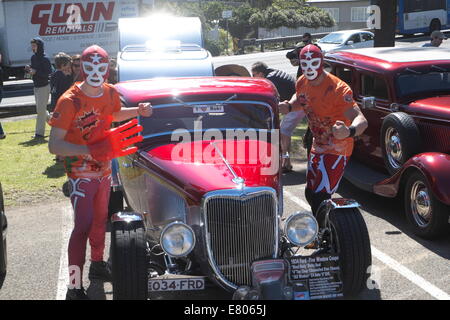 Newport Beach, Sydney, Australia. 27th Sep, 2014. Classic cars on display at Sydney's Newport Beach. Credit:  martin berry/Alamy Live News Stock Photo