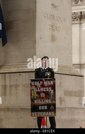 London, UK. 27th Sep, 2014.  A group of at least ten Gulf veteran soldiers started a 48 hour long vigil at the Cenotaph following a march from Hyde Park Corner. The campaign started four months ago by Rachel and her husband to highlight Gulf war Syndrome that is killing British war veterans.  . Credit:  david mbiyu/Alamy Live News Stock Photo