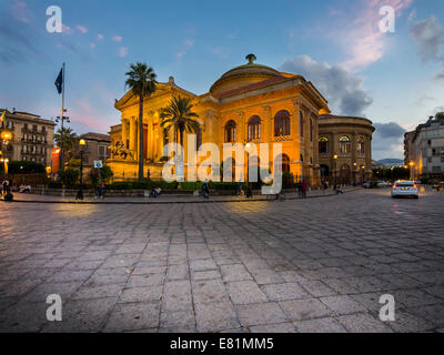 Teatro Massimo at dusk, Piazza Verdi, historic centre, Palermo, Sicily, Italy Stock Photo