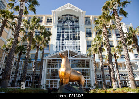 Statue of Oscar the Seal in front of the Table Bay Hotel, Victoria and Alfred Waterfront, Cape Town, Western Cape, South Africa Stock Photo