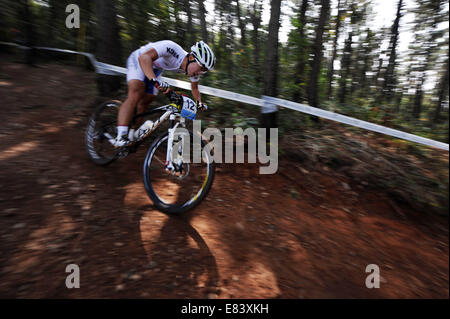 Incheon, South Korea. 30th Sep, 2014. Kwon Soonwoo of South Korea competes during the men's cross-country competition of cycling at the 17th Asian Games in Incheon, South Korea, Sept. 30, 2014. © Huang Zongzhi/Xinhua/Alamy Live News Stock Photo