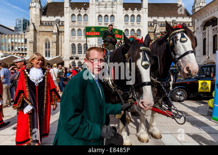 Traditional Brewers Dray, The London Pearly Kings & Queens Society Costermongers Harvest Festival, London, England Stock Photo