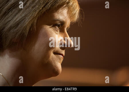 Nicola Sturgeon on Scottish independence referendum campaign trail at Steel Engineering, Glasgow, Scotland. Stock Photo