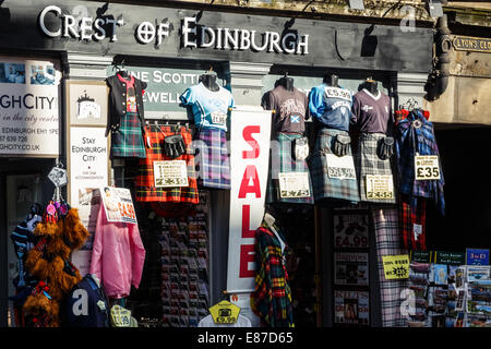 Crest of Edinburgh souvenir shop on the Royal Mile, Edinburgh Old Town Stock Photo