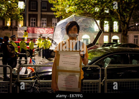 London, UK. 1st October, 2014. Hong Kong protest outside Chinese Embassy in London Credit:  Velar Grant/Alamy Live News Stock Photo