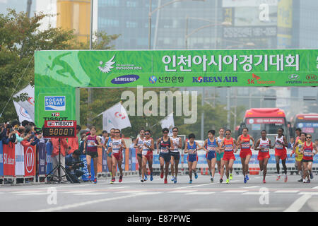 Incheon, South Korea. 2nd Oct, 2014. Start Athletics - Marathon : Women's Marathon at Marathon Course during the 2014 Incheon Asian Games in Incheon, South Korea . © YUTAKA/AFLO SPORT/Alamy Live News Stock Photo