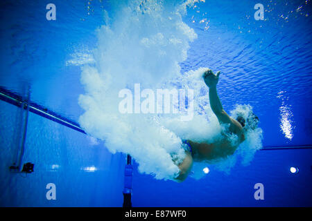 Incheon, South Korea. 2nd Oct, 2014. Ooi Tze Liang of Malaysia competes during the men's 3m springboard final of diving at the 17th Asian Games in Incheon, South Korea, Oct. 2, 2014. © Zheng Huansong/Xinhua/Alamy Live News Stock Photo