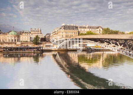 The Passerelle Leopold-Sedar-Senghor, a footbridge over the River Seine, 7th arrondissement, Paris, France Stock Photo