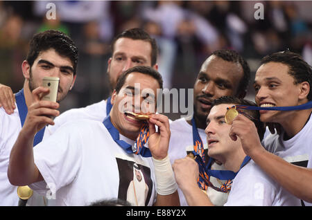 Incheon, South Korea. 2nd Oct, 2014. Gold medalists players of Qatar celebrate during the awarding ceremony of the men's handball contest at the 17th Asian Games in Incheon, South Korea, Oct. 2, 2014. Credit:  Ye Pingfan/Xinhua/Alamy Live News Stock Photo