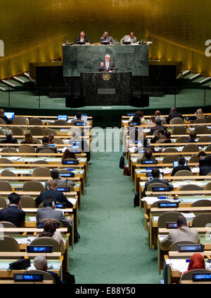 German Minister of Foreign Affairs Frank-Walker Steinmeier addresses the 69th session of the United Nations General Assembly at the United Nations (UN) headquarters in New York, New York, USA, 27 September 2014. Photo: Daniel Bockwoldt/dpa Stock Photo