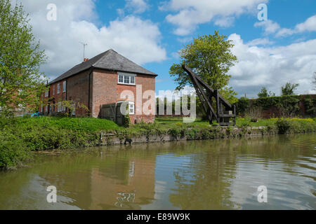 Burbage Wharf on the Kennet and Avon Canal. Burbage, Vale of Pewsey, Wiltshire, England. Stock Photo