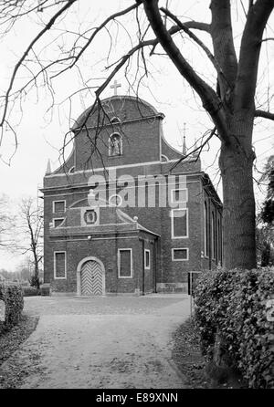 Achtziger Jahre, Klosterkirche Sankt Franziskus, ehemaliges Franziskanerkloster in Vreden-Zwillbrock, Muensterland, Niederrhein, Nordrhein-Westfalen Stock Photo