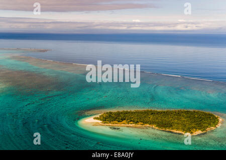 Island in the coral reef of Grande Terre, New Caledonia Stock Photo