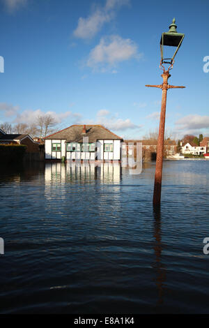 Flooding in Laleham, near Chertsey Surrey UK 2014 Stock Photo