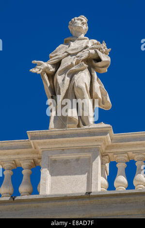 Statues on the roof of St. Peter Cathedral in Vatican Stock Photo