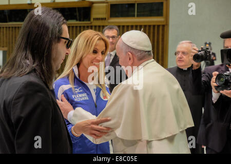 Vatican City. 4th Oct, 2014. 'Believe to Be alive' Pope Francis meet the paralympics athletes, Vatican city , Nervi Hall, 04 th October 2014 -The singer and paralimpic athlete Annalisa Minetti - Credit:  Realy Easy Star/Alamy Live News Stock Photo