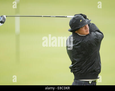 St. Andrews, Scotland, UK. 4th Oct, 2014. Alfred Dunhill Links Championship. Jerry Yang, YAHOO founder on the 2nd Credit:  Action Plus Sports Images/Alamy Live News Stock Photo