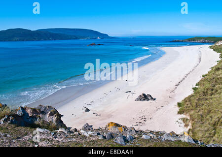 Beautiful remote sandy beach at Balnakeil Bay, the Cape Wrath peninsula on the left, Sutherland, Northwest Highlands Scotland UK Stock Photo