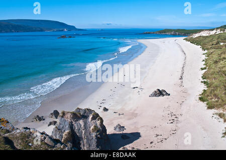Beautiful remote sandy beach at Balnakeil Bay, the Cape Wrath peninsula on the left, Sutherland, Northwest Highlands Scotland UK Stock Photo