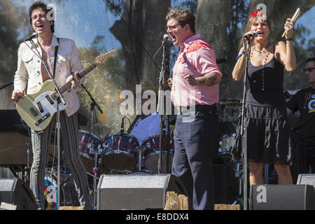 San Francisco, California, USA. 6th Oct, 2014. October 4, 2014.Guest vocalist, ZACHARY BLIZZARD (C), joins DIANA MANGANO (R) and CHRIS VON SNEIDERN (L) of the band, WhoGrass, onstage at the Hardly Strictly Bluegrass Festival in Golden Gate Park, San Francisco, California, on Saturday, October 4, 2014. The annual free festival has been held every year since the first event in 2001. © Tracy Barbutes/ZUMA Wire/Alamy Live News Stock Photo
