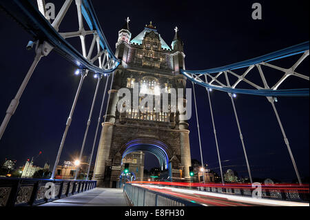 United Kingdom, England, London, View of Tower Bridge at night