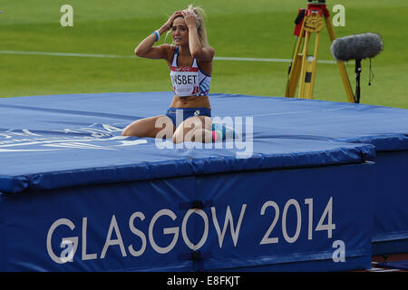 Jayne Nisbet (SCO) leaves the competition - Womens High Jump Final. Athletics - Hampden Park - Glasgow - UK - 01/08/2014 - Commo Stock Photo