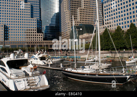 Manhattan sailing school in World Financial Center. Manhattan Sailing School is the largest and most active sailing school in th Stock Photo