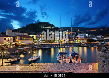 Night view of the picturesque little port of Nafpaktos (Lepanto) town and its castle. Aitoloakarnania, Greece. Stock Photo