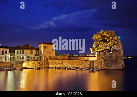 Night view of the entrance of the picturesque little port of Nafpaktos (Lepanto) town,  Aitoloakarnania, Greece. Stock Photo