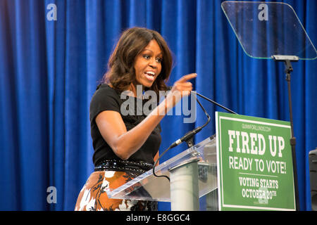 Chicago, Illinois, USA. 7th October, 2014. First lady Michelle Obama ...