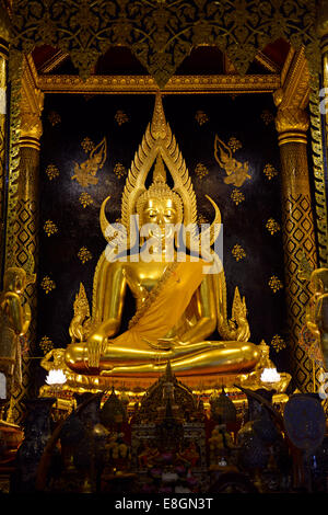 Phra Phuttha Chinnarat Buddha statue, Wat Phra Si Rattana Mahathat Temple or Wat Yai Temple, Phitsanulok, Northern Thailand Stock Photo