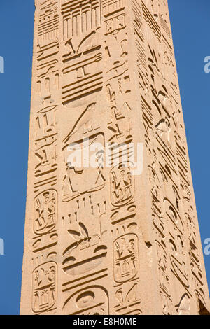 Egypt, Luxor, Karnak Temple Court of the 4th pylon – Hieroglyphics on Obelisk of Thutmose I Stock Photo