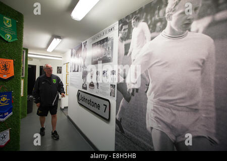 Training session at the Jimmy Johnstone Academy, in Cathkin Park, Mount Florida area, Glasgow, Scotland Stock Photo