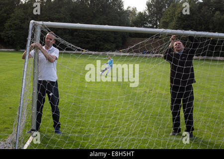 Training session at the Jimmy Johnstone Academy, in Cathkin Park, Mount Florida area, Glasgow, Scotland Stock Photo