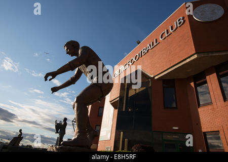 The Brother Walfrid, Jimmy Johnstone and Jock Stein statues at Celtic ...